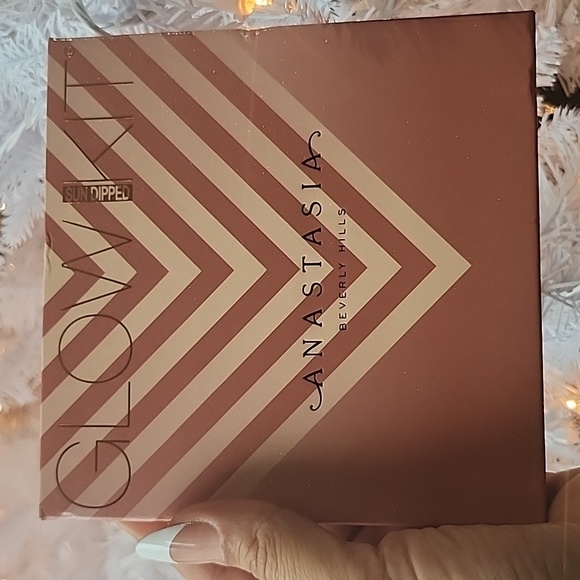 Anastasia Beverly Hills Glow Kit "Sun Dipped " - Picture 2 of 6